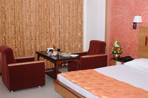 Ramyas Hotels Tiruchirappalli Экстерьер фото